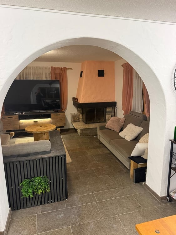 Alleinstehendes Einfamilienhaus mit gepflegtem, grossem Garten 3