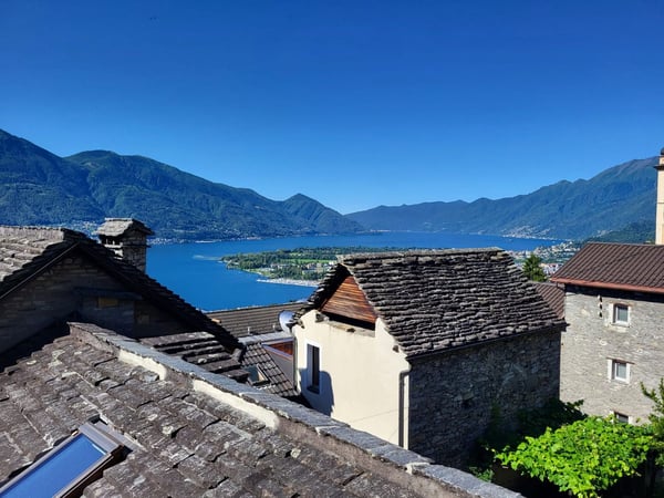 Originelles Tessinerhaus im Nucleo von Brione s.Minusio 2