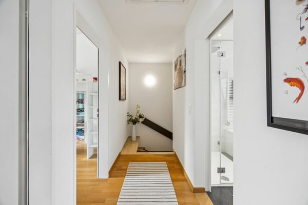 Familienfreundliches 1.5-Zimmer-Einfamilienhaus in Bonstetten 9