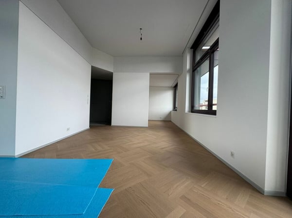 Raumhohe Wohnung im Neubauprojekt