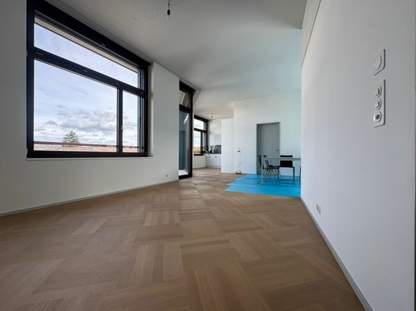 Raumhohe Wohnung im Neubauprojekt