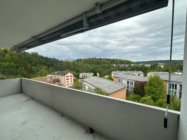 Sonnige 4.5-Zimmer-Wohnung mit Balkon 2