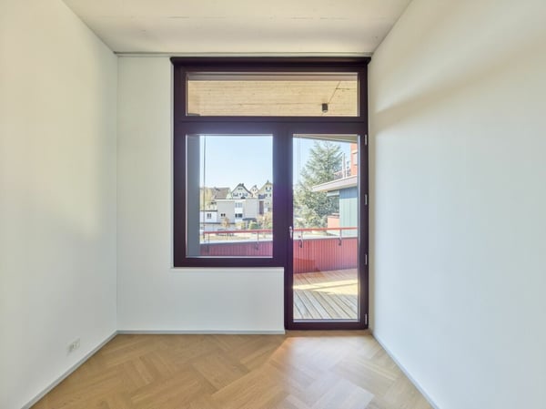 Raumhohe Wohnung im Neubauprojekt