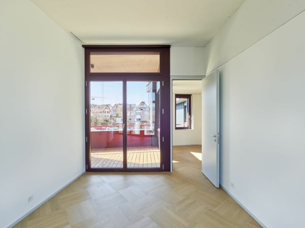 Raumhohe Wohnung im Neubauprojekt