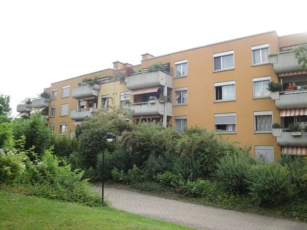 Zentral gelegene 3.5-Zimmer-Wohnung in Albisrieden mit eigenem Gartensitzplatz 11