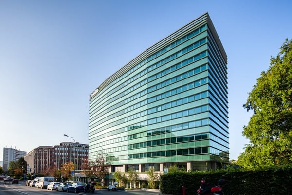 Une place de parc près des Nations 2