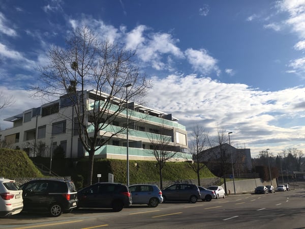 A louer place de parc intérieure 4