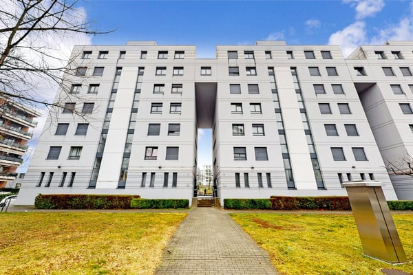 Affittasi posteggi in autorimessa a Pregassona 5