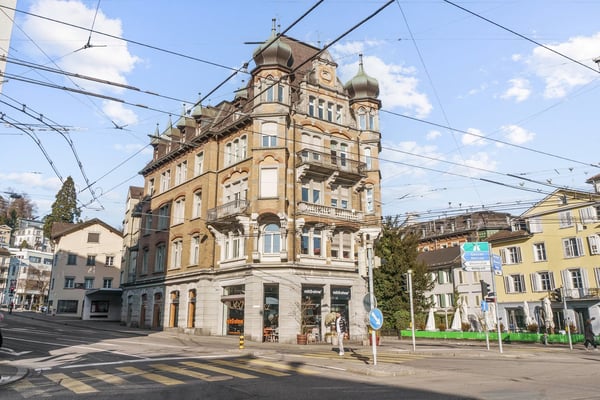 Zentrale Räumlichkeiten in charaktervoller Liegenschaft 1