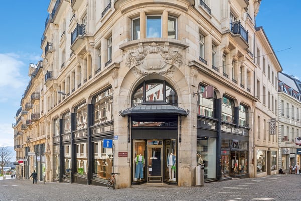 Arcade à louer dans lhyper-centre de Lausanne, Rue de Bourg 1