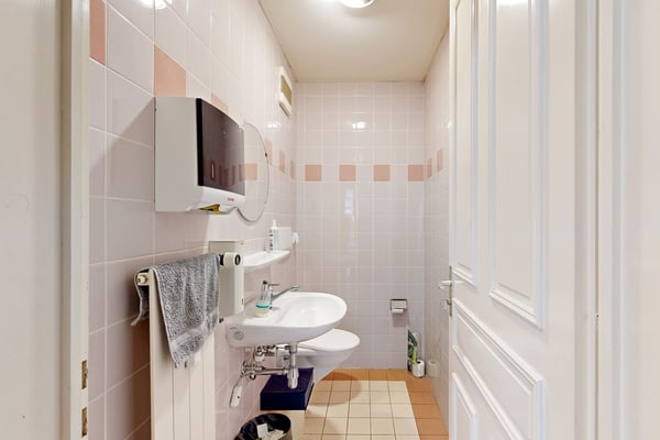 Arcade à louer dans lhyper-centre de Lausanne, Rue de Bourg 7