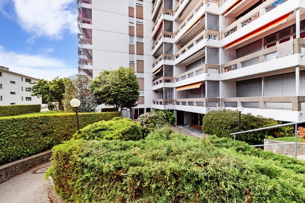 Affittasi posteggi esterni interni 7