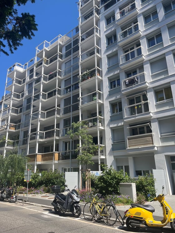 Dépôt à louer proche de la Perle du Lac 1