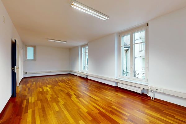 Belle surface lumineuse en plein centre de Fribourg 5