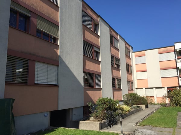 Motorradparkplatz nähe Zürich Albisrieden 1