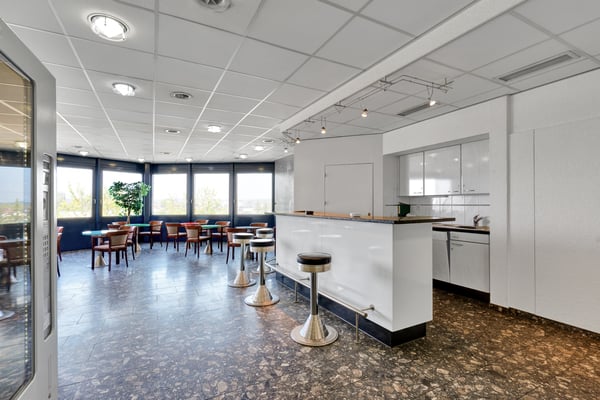 Helle Büro-/Praxisräumlichkeiten 11