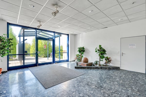 Helle Büro-/Praxisräumlichkeiten 9