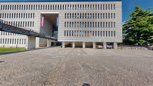 Scopri il nostro spazio commerciale con il tour virtuale a 360 1