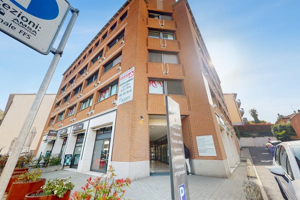 Spazio ufficio di prestigio a Mendrisio  170 m² funzionali e luminosi 1