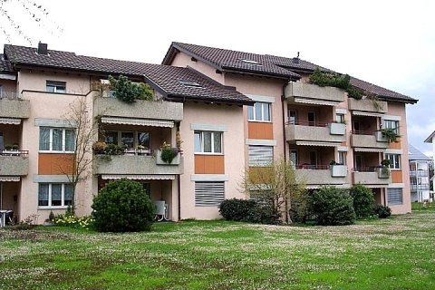 Einstellplätze in Schwerzenbach zu vermieten 1