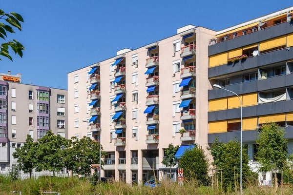 A louer place de parc intérieure 2