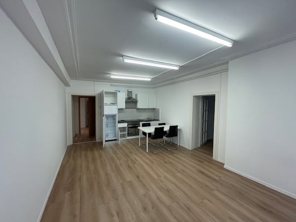 Belle surface commerciale à l'étage située au centre ville de Lausanne 4