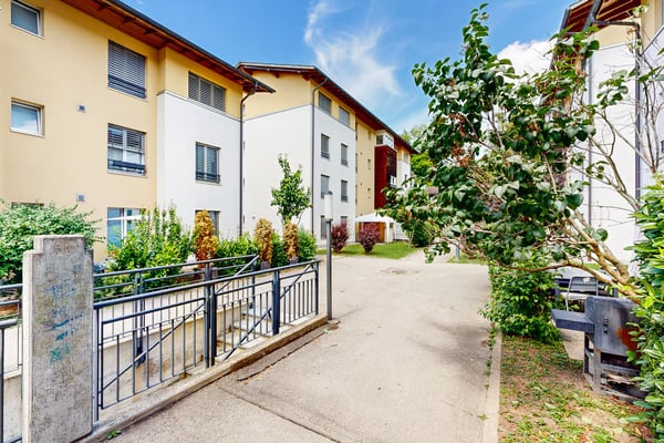 A louer place de parc intérieure 10