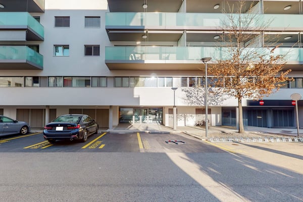 A louer place de parc intérieure 2