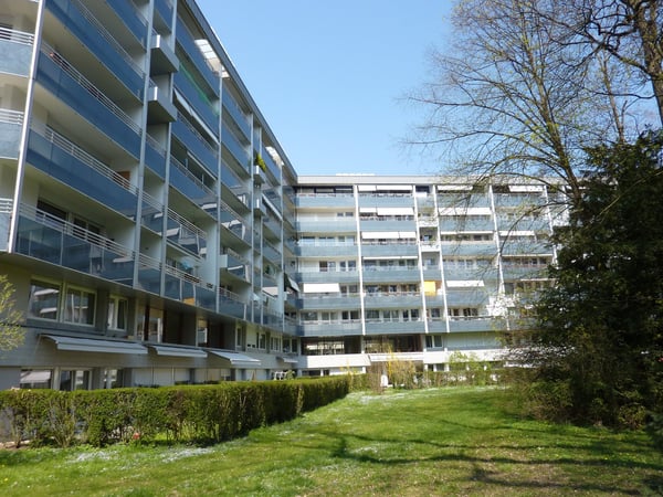 Chêne Bourg - Place de parc extérieure