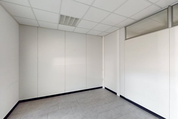 IL TUO LOCALE COMMERCIALE A RIVERA 6