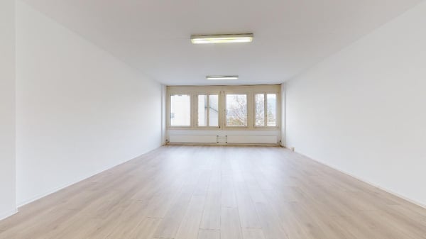 Ufficio luminoso e versatile di 68 m2 Quartino 5