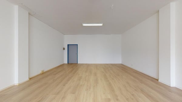 Ufficio luminoso e versatile di 68 m2 Quartino 6