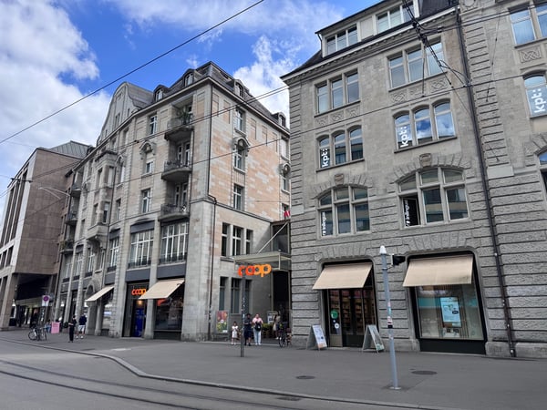 Platz für Ihre Fahrzeugflotte - 10-30 Einstellplätze direkt am Stauffachertor 3