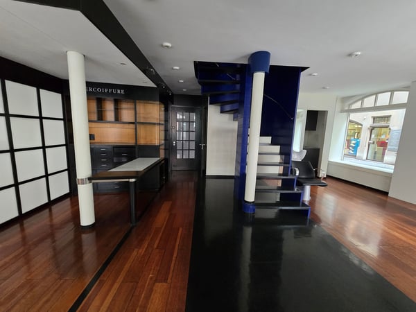 Ausgebautes Coiffeurgeschäft an attraktiver Lage - befristet bis 31.01.2027 2