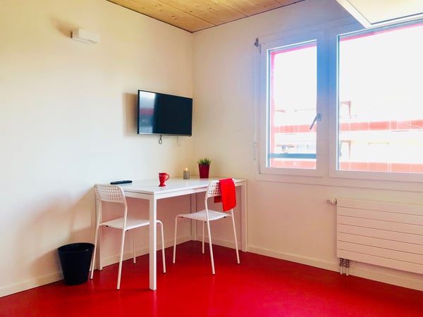 Un studio meublé - Bon TL CHF 300.00 offert ! 1