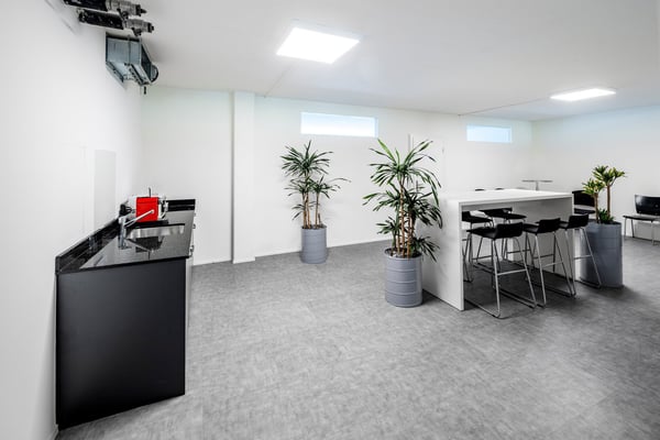 Direkt loslegen - ausgebauter Büroraum 3