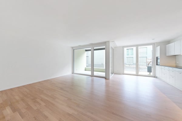 Grosszügig, modern, zentral 6