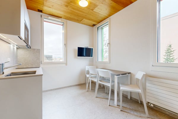 Un studio meublé - Bon TL CHF 300.00 offert ! 2