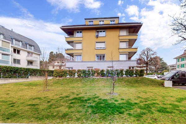 A louer place de parc intérieure 1