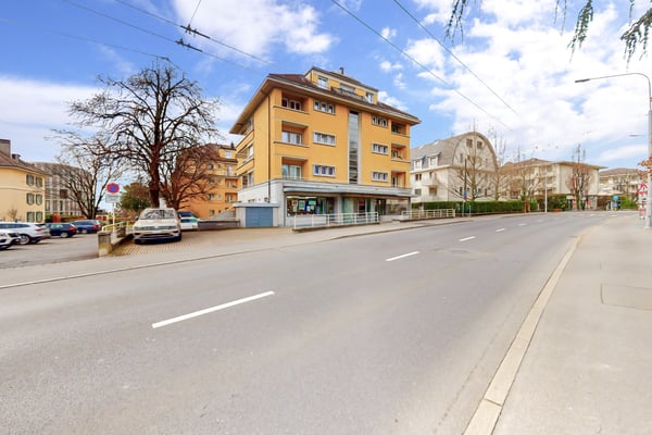 A louer place de parc intérieure 2