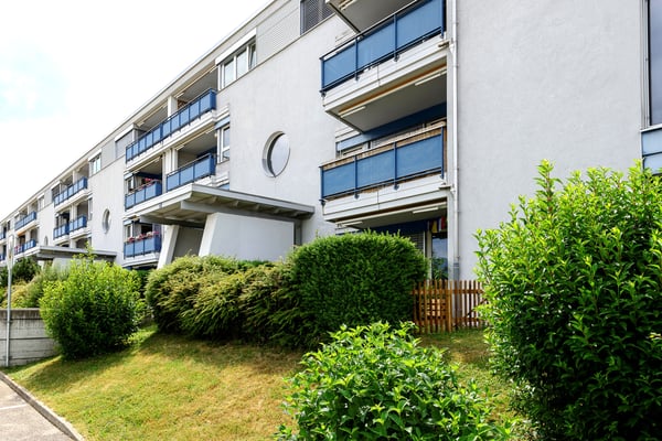 A louer place de parc intérieure 18