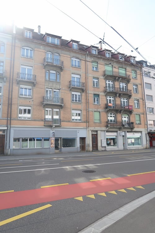 Zentral gelegene Single Wohnung mit Balkon 1