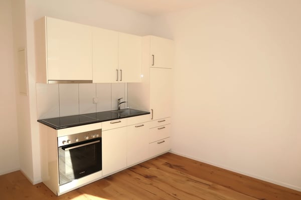Zentral gelegene Single Wohnung mit Balkon 2