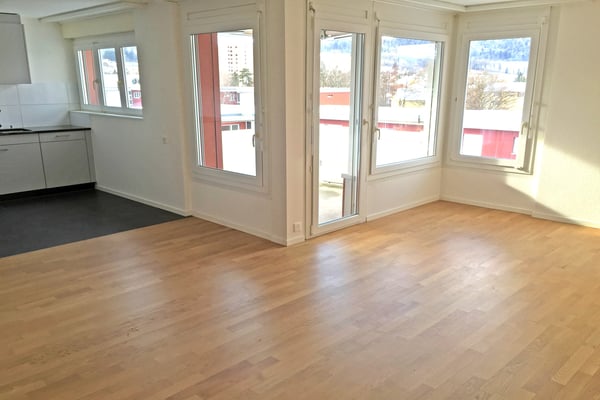 Moderne und helle Wohnung in Regensdorf 2