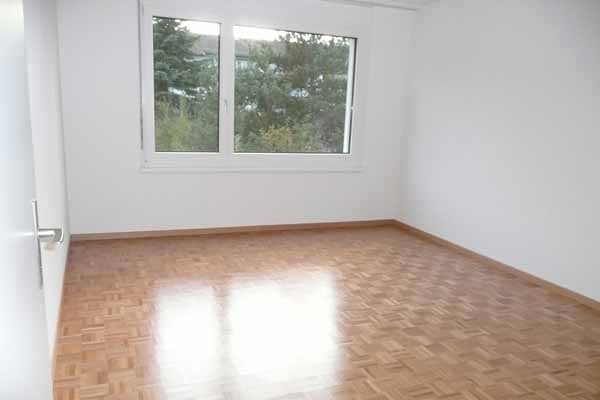 Schöne Wohnung an sonniger Lage in Kloten - befristet bis 30.09.2027! 3