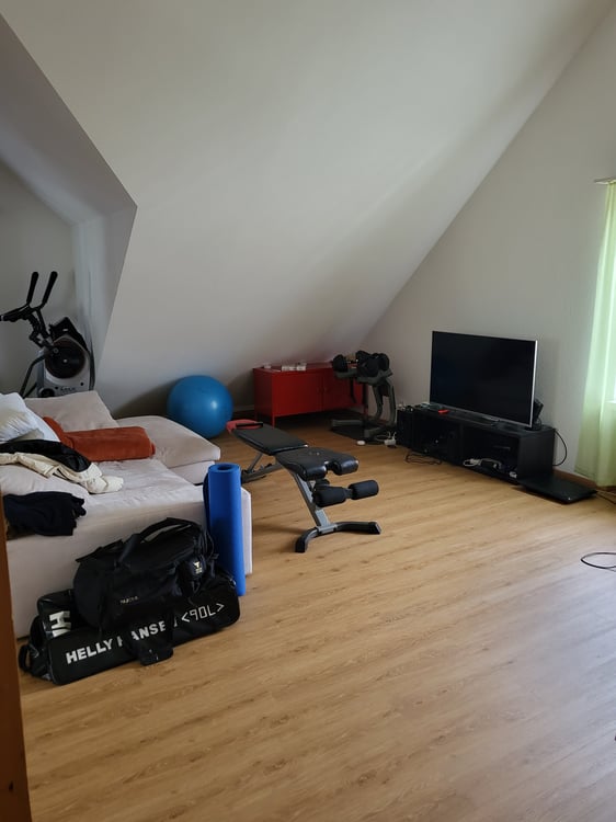 Zentrale Wohnung in Zürich Höngg 2