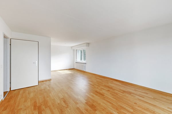 Gemütliche 7.5-Zimmer- Wohnung freut sich auf eine Familie mit Kindern! 5