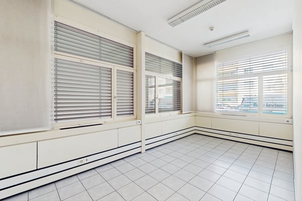 Spazio commerciale di 125m2 al pianterreno - ccessibilità strategica a Manno 6