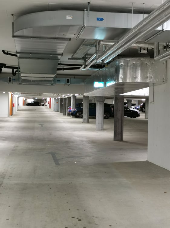 Parkplätze zu vermieten.