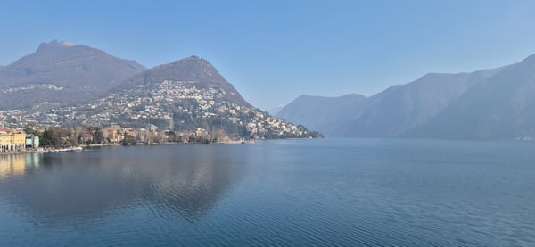Ufficio di prestigio con vista lago in Via Nassa 2